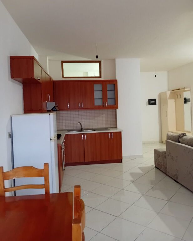 Apartament me qera