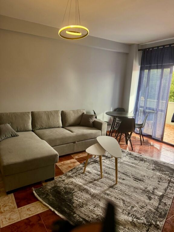 Jepet me Qira Apartament 1+1 tek Shkolla e Baletit