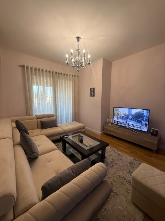 Shitet apartament 2+1+2 tek Rezidenca Golden Park , Rruga e Kavajes .