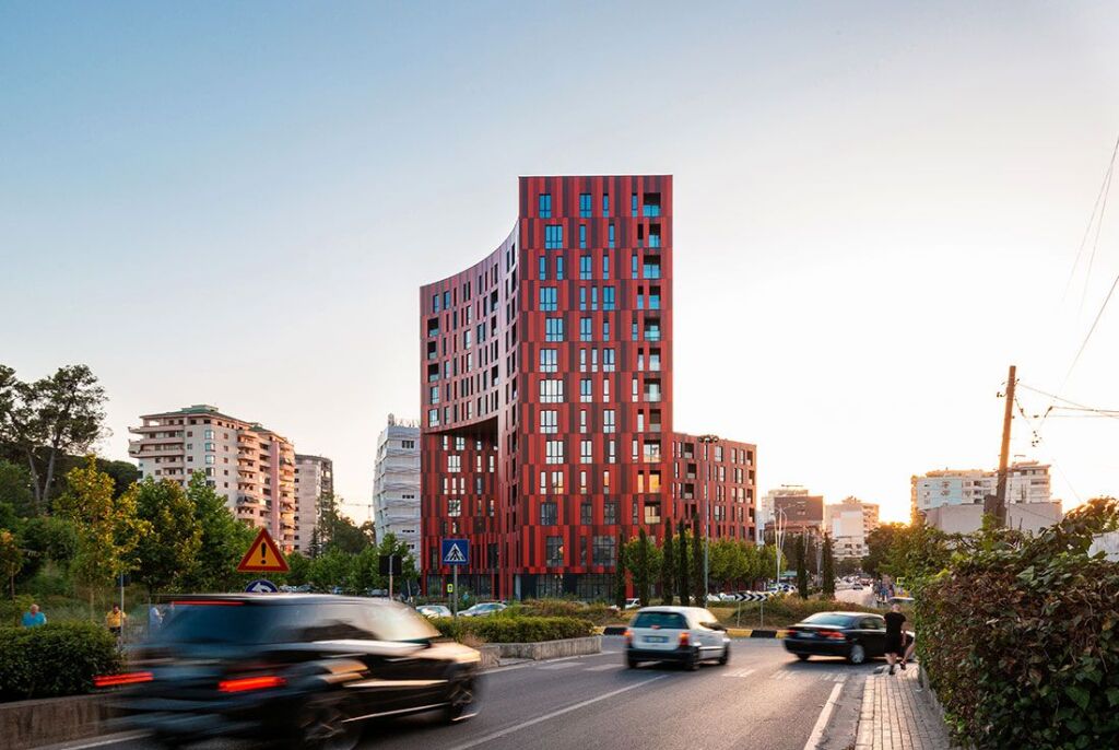 AFFITTASI APPARTAMENTO 2+1 + POSTO AUTO – PARK GATE, TIRANA