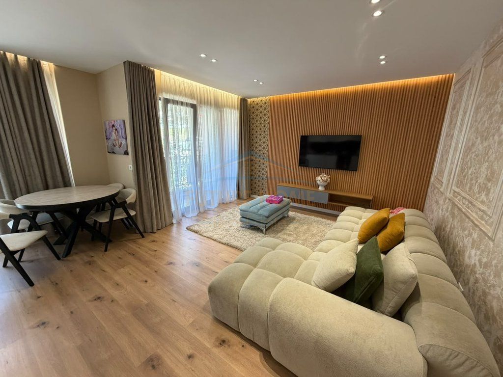 Shitet, Apartament 2+1+2, Kodra e Diellit, Tiranë