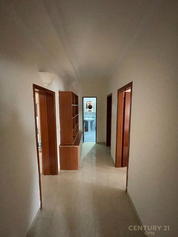 Apartament 2+1 Per Qira Prane Shkolles Baletit!