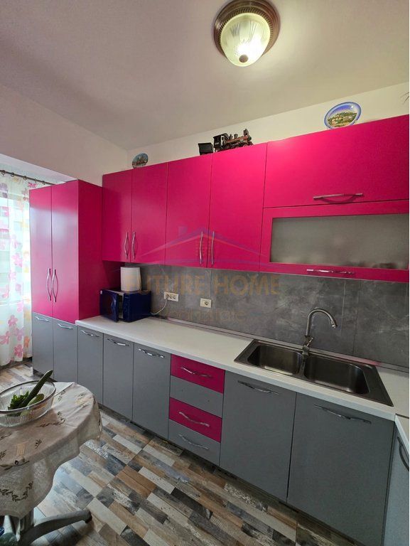 Shitet, Apartament 2+1+2, Kompleksi Molla, Tiranë