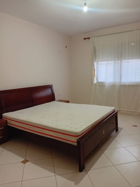 Apartament me qera