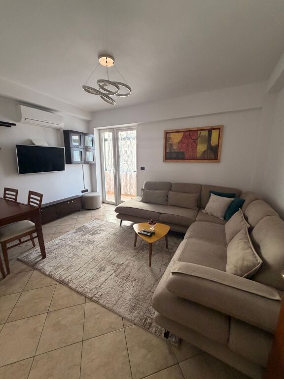 2+1 apartment for rent in Durres