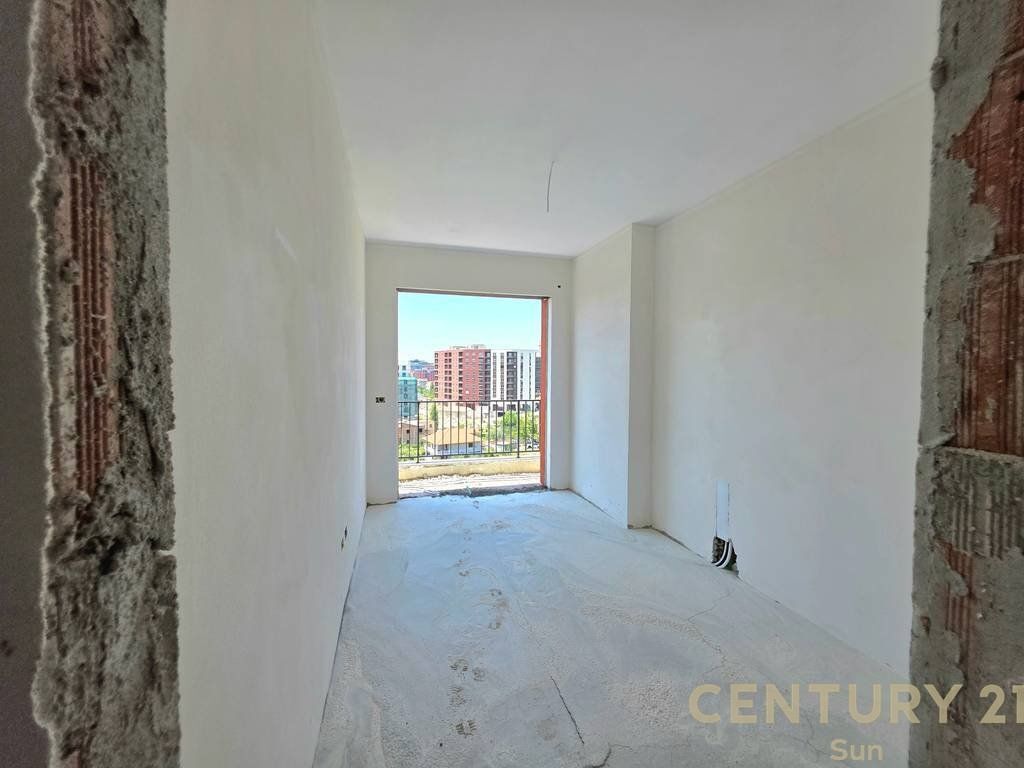 OKAZION! APARTAMENT 3+1 PER SHITJE NE PASKUQAN