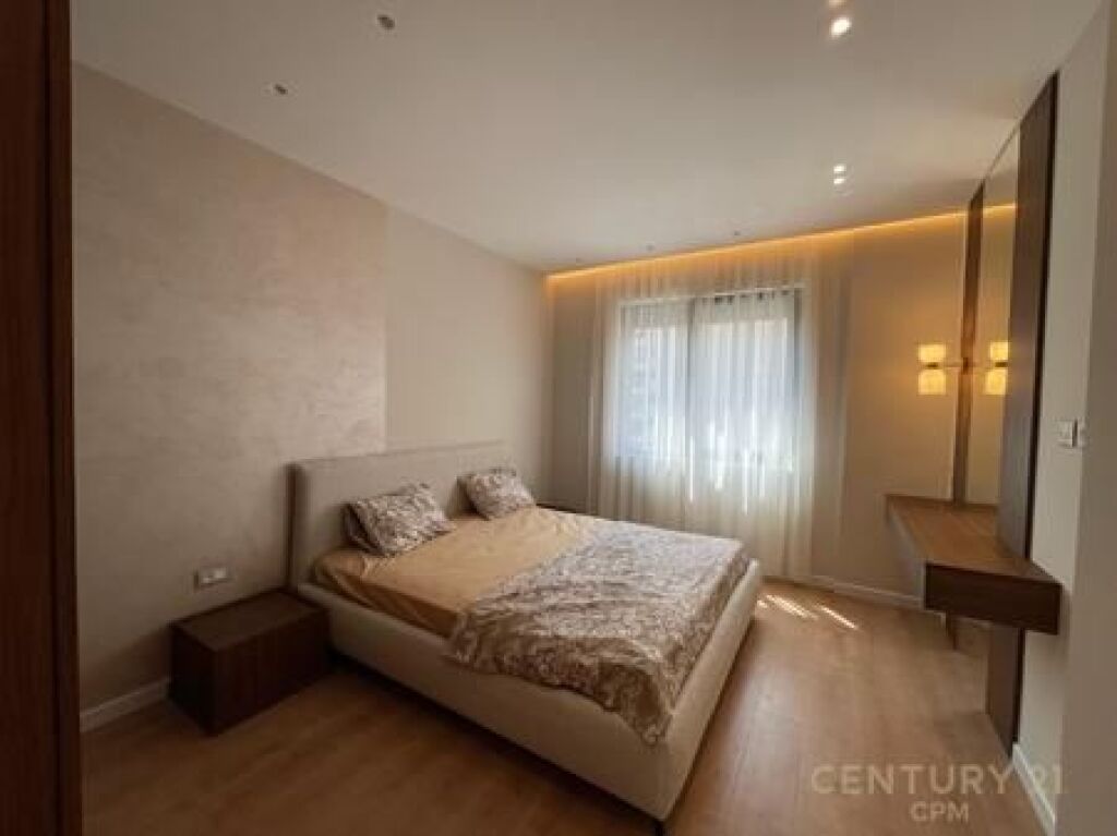   Appartamento 2+1+2 + 2 posti auto in affitto a Liqeni i Thatë, Tirana - 1600€