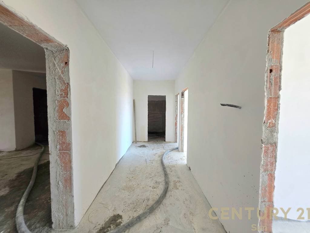 OKAZION! APARTAMENT 3+1 PER SHITJE NE PASKUQAN