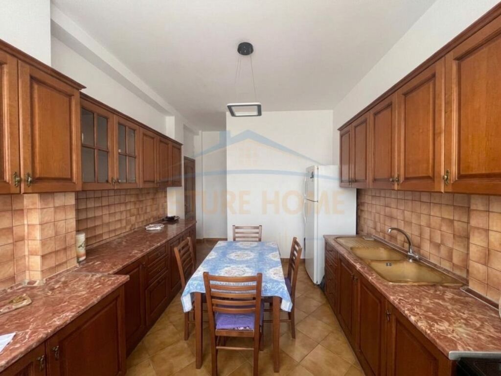 Qera 2+1, Zona e Brrylit, Tirane
