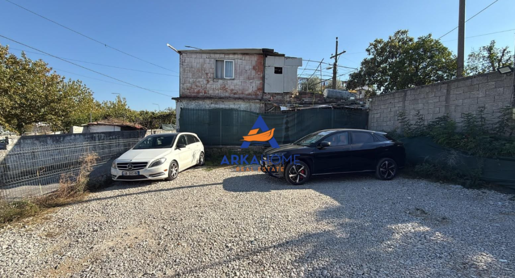 LAND FOR RENT 300 M2 "FRANG BARDHI STREET, NEAR MARIN BARLETI SCHOOL" 70,000 LEKE