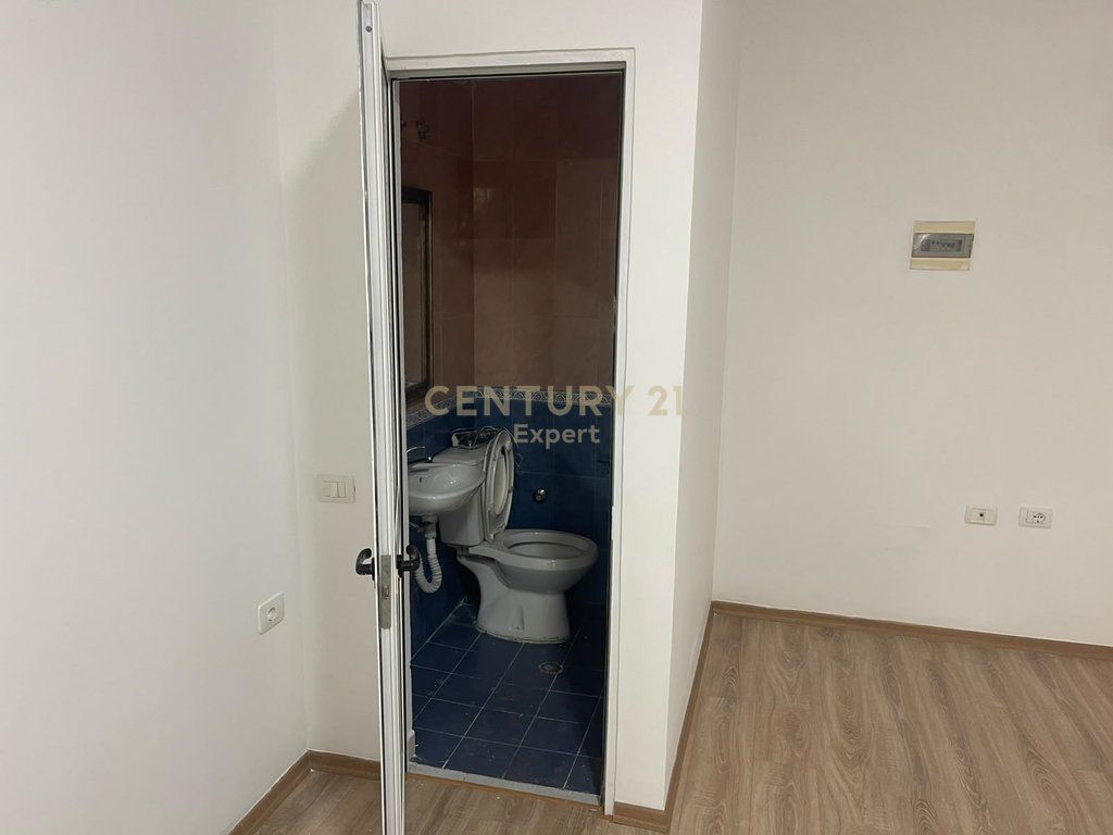 🏪 FOR RENT – SHOP AT KOMUNA E PARISIT
