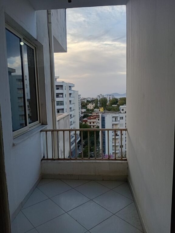 Apartament me qera