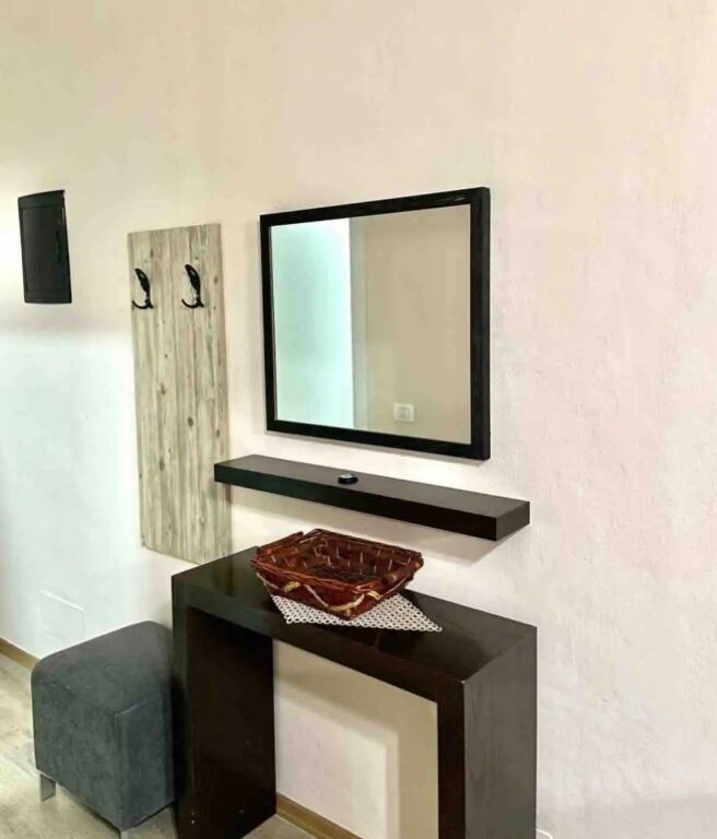   ME QIRA APARTAMENT 1+1 TEK RRUGA 5 MAJI 55.000 all