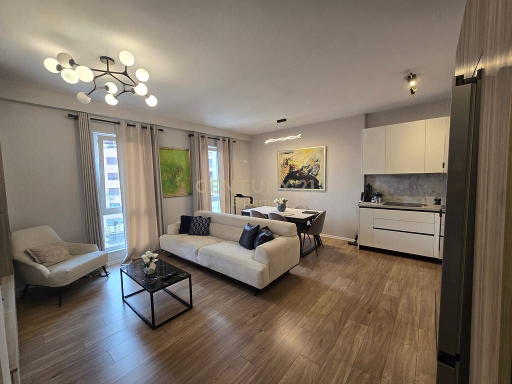 Appartamento 1+1 + posto auto in Centro 1,100 € /Mese