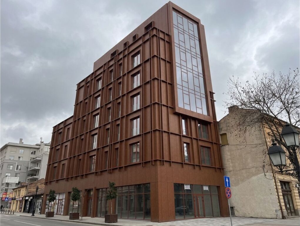 Qera, Apartament 2+1+2 për Zyra + Post Parkim, Rruga e Kavajës