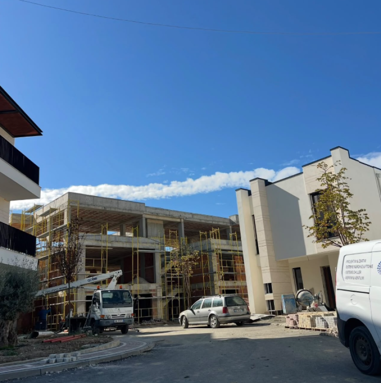 APARTAMENT 2+1+2 + VERANDË | MAISON DE LA TERRE, TEG