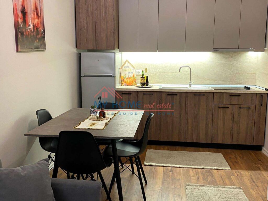 Apartament 1+1 me qera ne Bllok Tirane