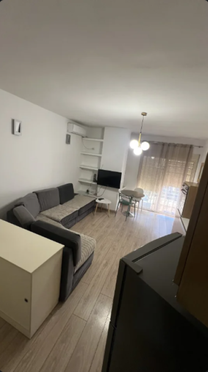 Apartament 1+1 me Qira Komuna e Parisit Tirane