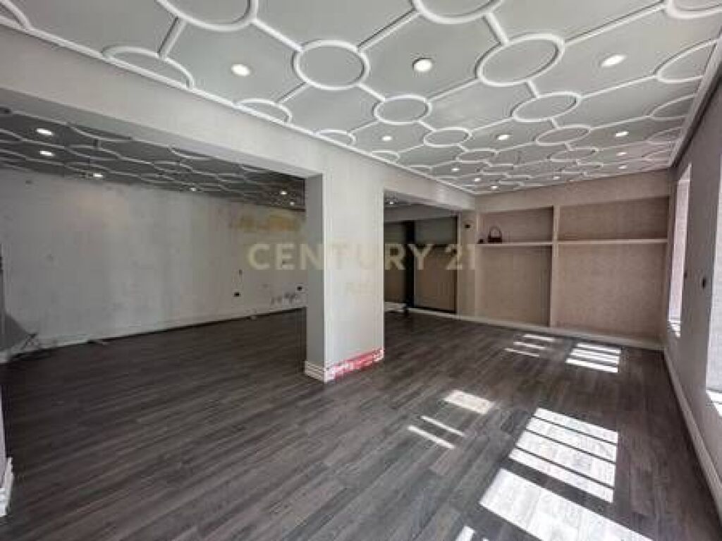   LOCALE COMMERCIALE PREMIUM IN AFFITTO A BLLOK | 103 m² | 1° PIANO | FACCIATA SU STRADA PRINCIPALE‼️
