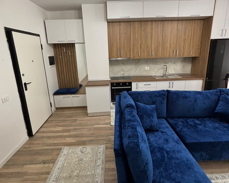 1+1 apartment with parking space for rent on 5 Maji Street