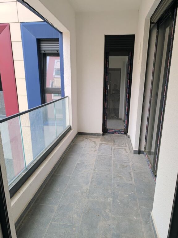 Apartament 2+1+2 per shitje Komuna e Parisit  !