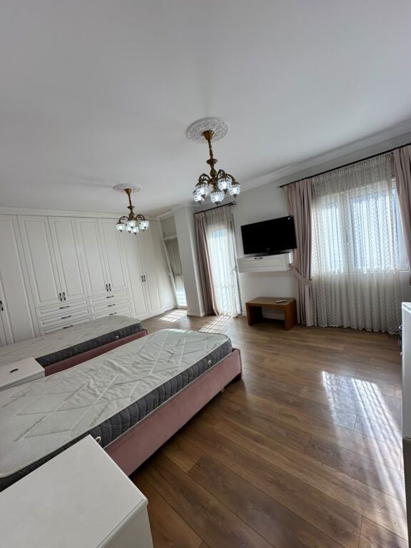 Apartament me qera 2+1+2