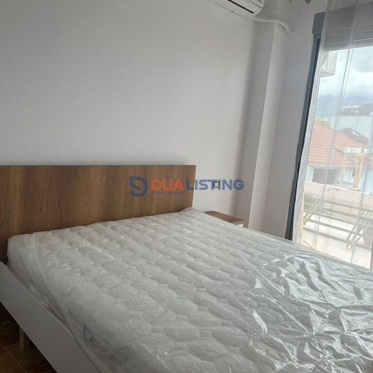 Jepet apartament 3+1+2 me qira tek Materniteti i Ri , Brryli .