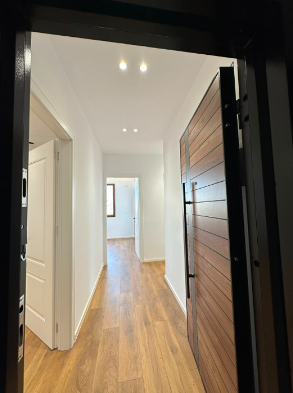 SHITET APARTAMENT 2+1 – ISH STACIONI I FUNDIT I TIRANËS SË RE