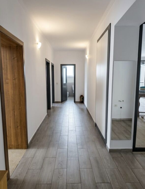 Shitet Apartament 3+1+2 Komuna Parisit 163 m2