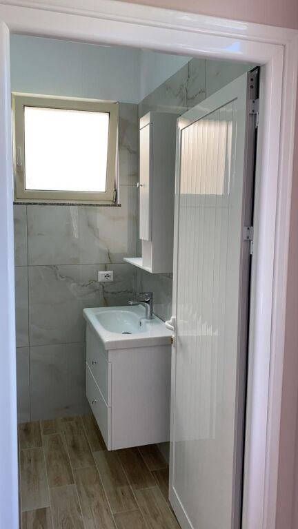 Qera | Apartament 2 + 1+2+ ballkon | Kinostudio | 500 €/muaj