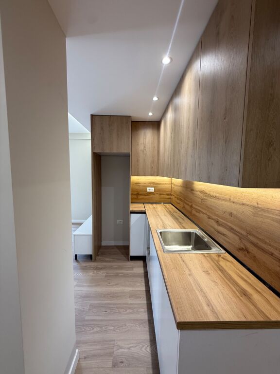 Apartament 1+1 ne shitje, Komuna e Parisit !
