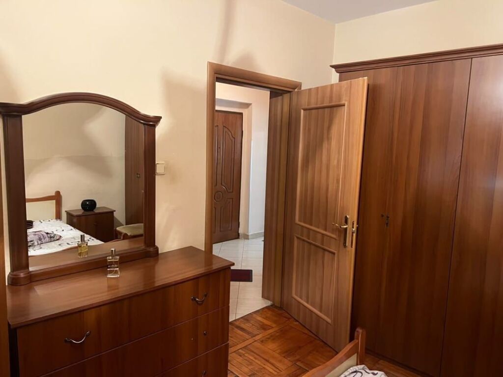 Great 2+1 apartment in 21 Dhjetor, 50 m from the intersection of 21