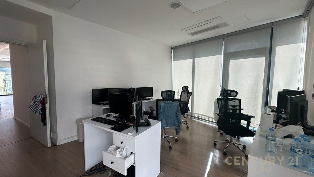 Ambient për Zyra + 2 Poste Parkimi me Qira tek Lake View, Liqeni i Tiranes