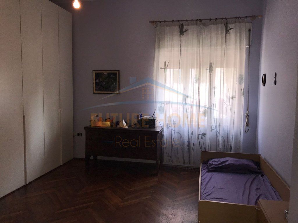 JEPET ME QIRA APARTAMENT 2+1+2 BALLKONE – QENDËR, RRUGA E DIBRËS, TIRANË