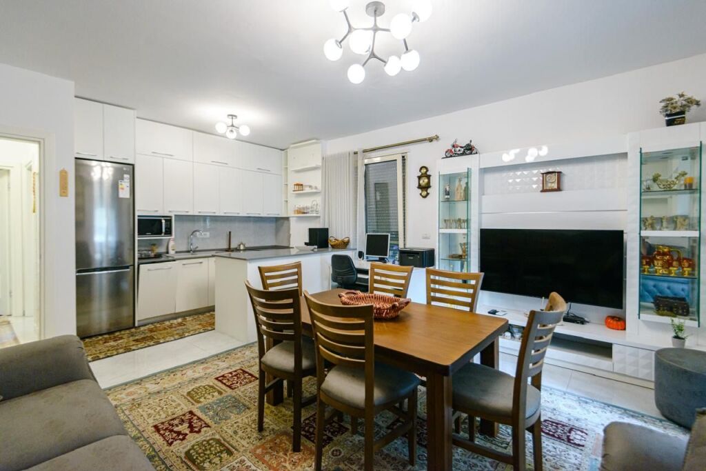 2+1 apartment with 3 balconies for rent in Durres
