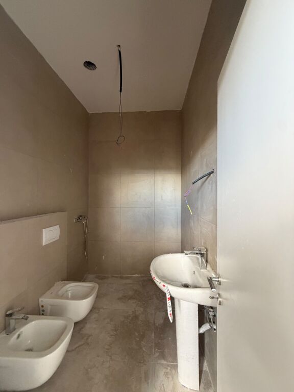 🏡 VENDESI APPARTAMENTO 1+1 – VIALE MIGJENI