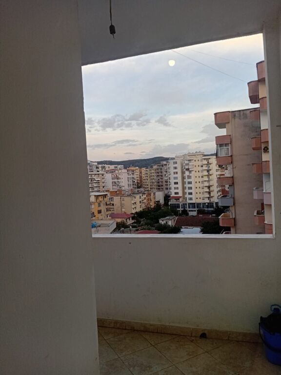 Apartament me qera