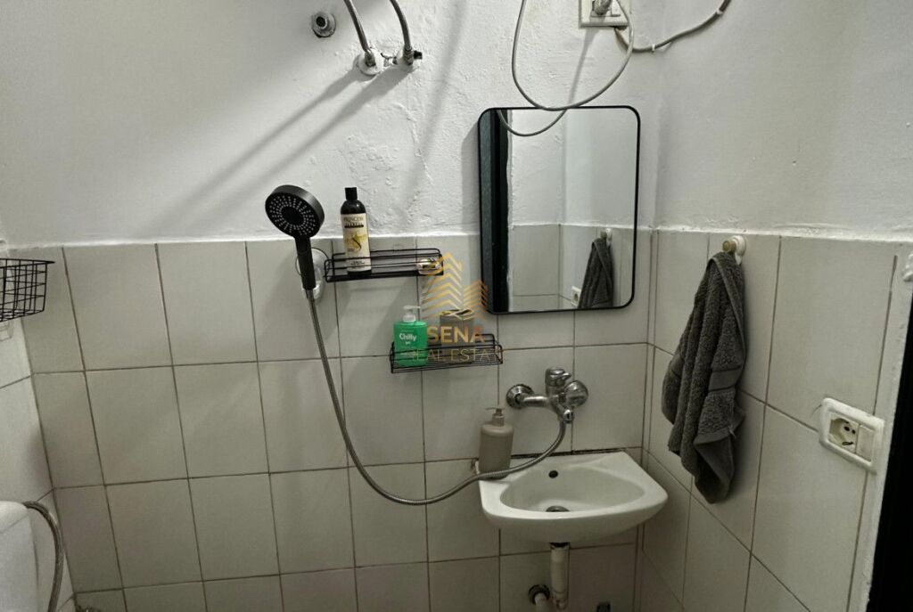 Qira,Garsionere, 21 Dhjetori,40,000Leke