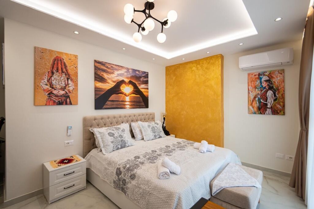 Vije e pare me detin ! Apartament 1+1 me qera ne Plazh