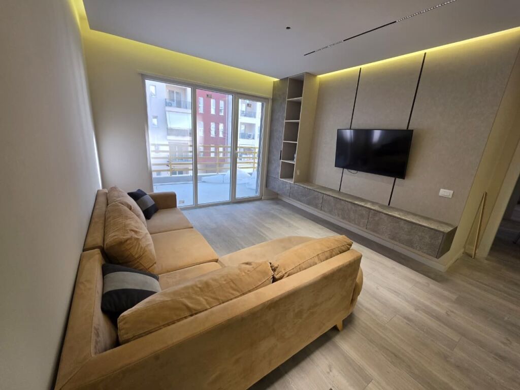 🏡 APPARTAMENTO 2+1+2 IN AFFITTO + DEPOSITO + PARCHEGGIO  📍 Indirizzo: Vicino a Zogu i Zi, Via Dritan Hoxha – Complesso Aura