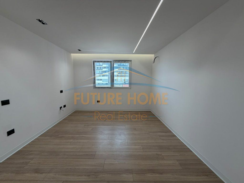 Shitet, Apartament 1+1, Ish-Tregu Elektrik, Tiranë