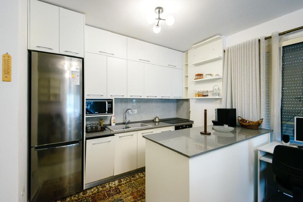 2+1 apartment with 3 balconies for rent in Durres