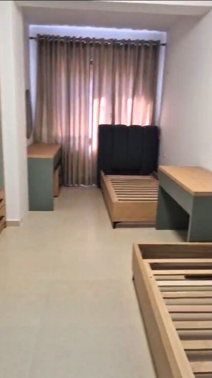 Appartamento arredato 2+1+2 in affitto in via Elbasan, 85.000 lek