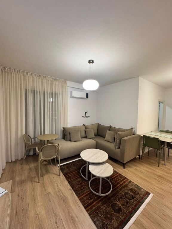APARTAMENT ME QERA 1+1 21 DHJETORI 75.000 LEKE FH-98837