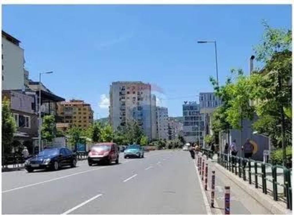 1+1 apartment for sale in Komuna e Parisit