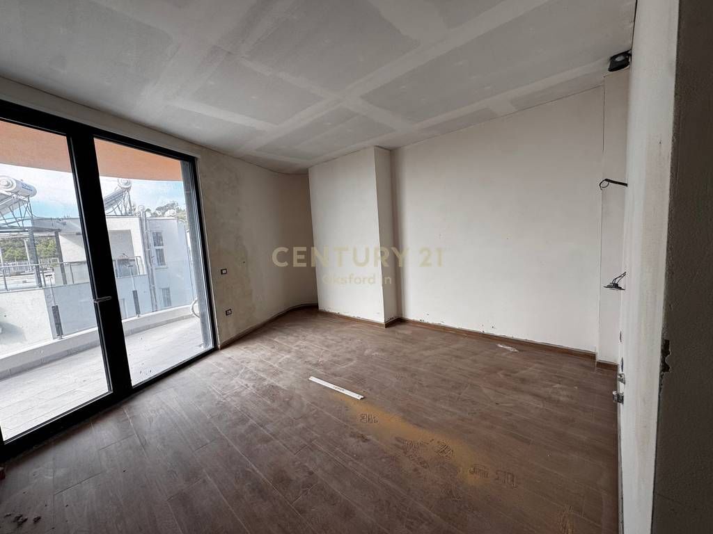 SHITET APARTAMENT 2+1 TEK RANA HEDHUN
