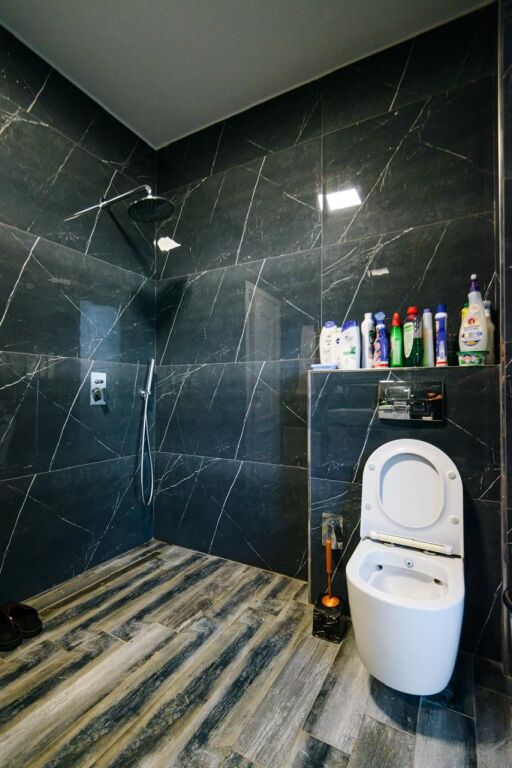 2+1 apartment with 3 balconies for rent in Durres