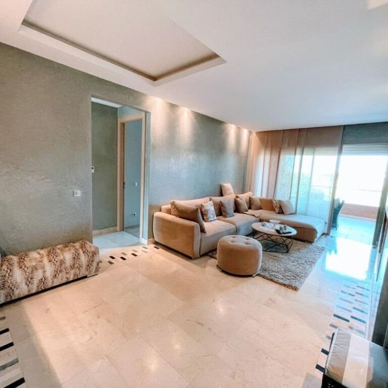 Bulevardi i Ri/Stacioni i Trenit, jepet me qera apartament 1+1.