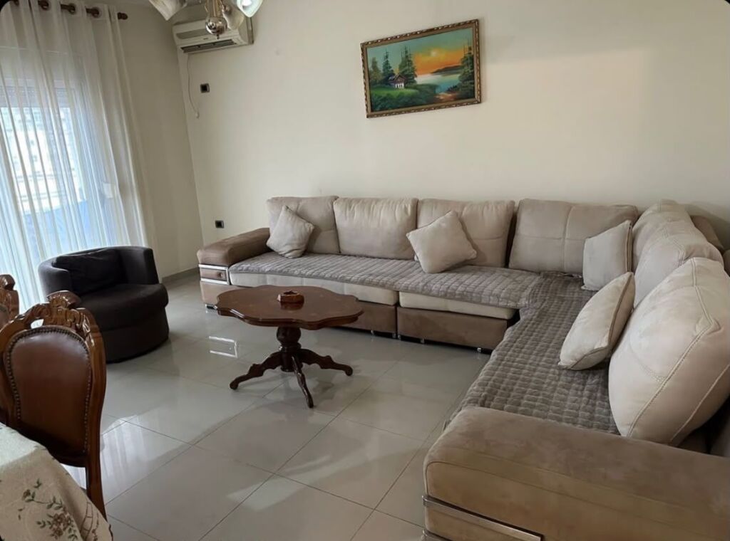 Affitto | Apartament 2 + 1 | Rruga e Kavajes – prane Globe| 500 €/mese