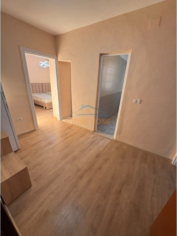 Shitet, Apartament 2+1, Ish-Tregu Elektrik, Tiranë 13,500,000 Lekë